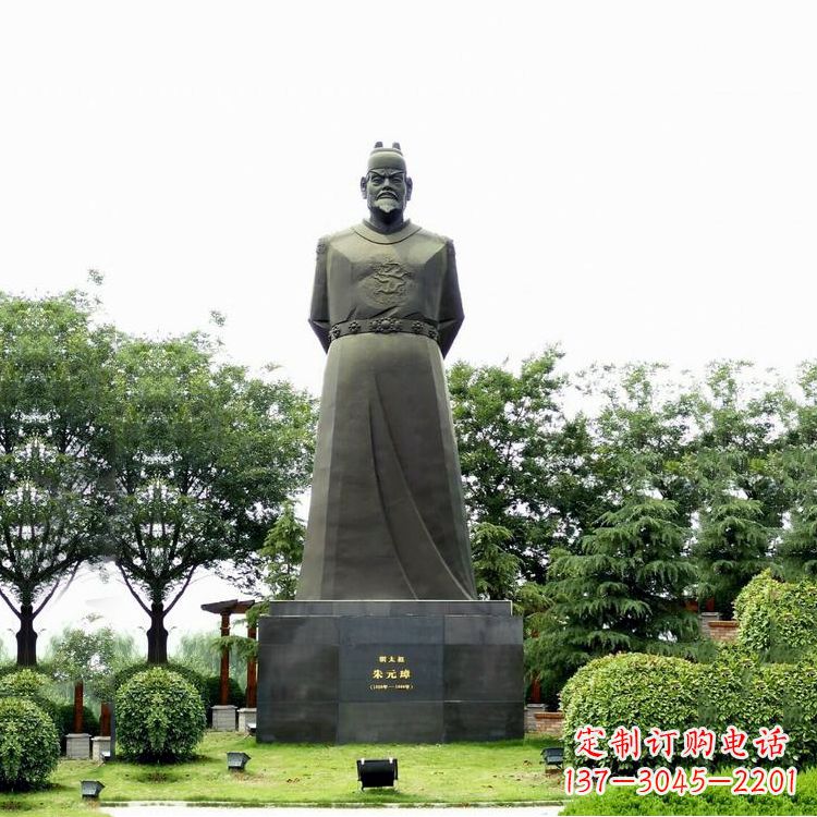 杭州“洪武之治”明太祖石雕塑像