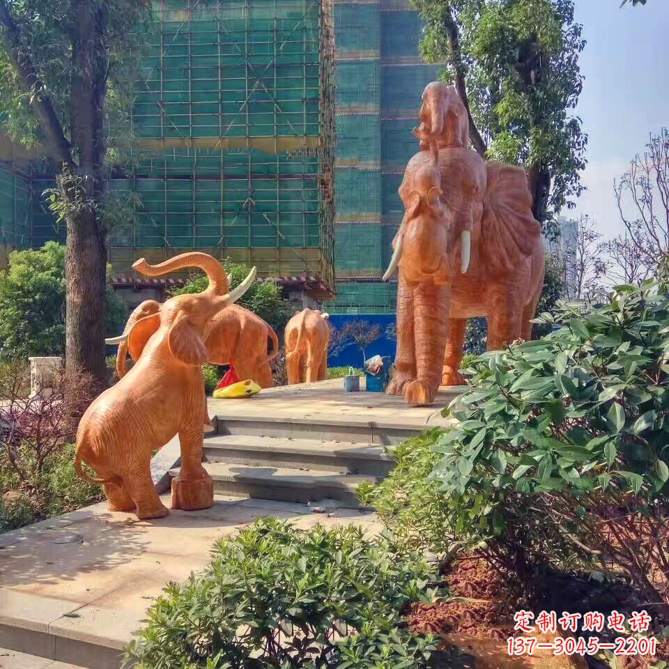 杭州玻璃钢卡通大象雕塑——给小区园林带来活力