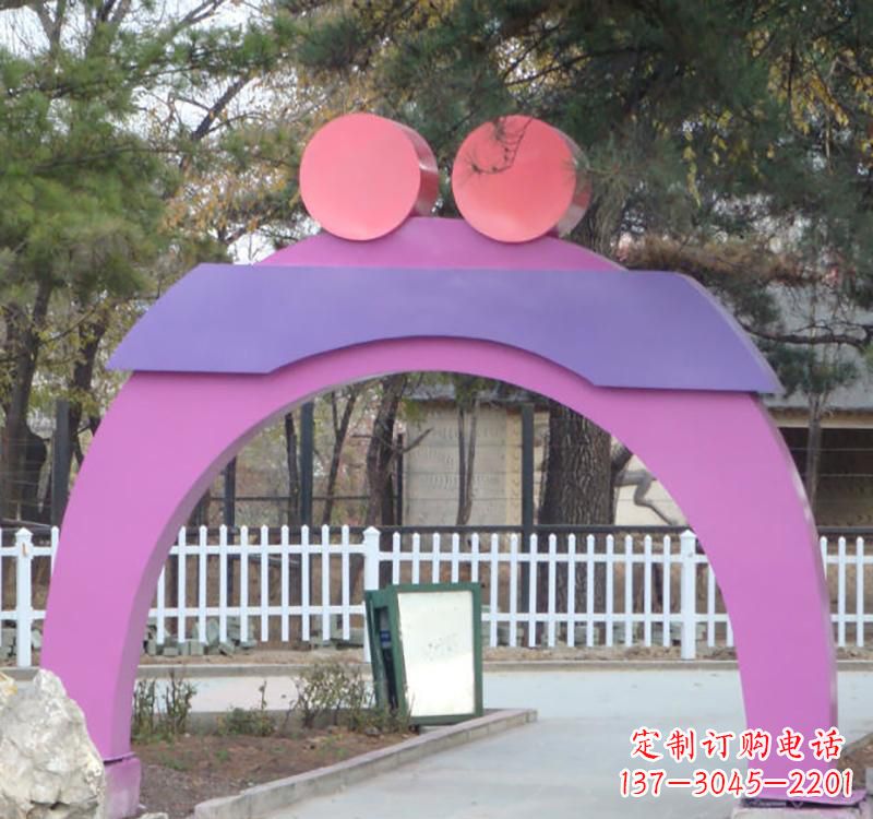 杭州不锈钢爱心拱门雕塑给城市艺术添彩