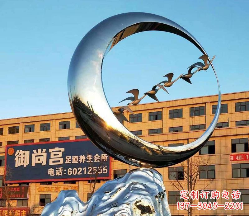 杭州不锈钢大雁雕塑象征着生机勃勃的美丽