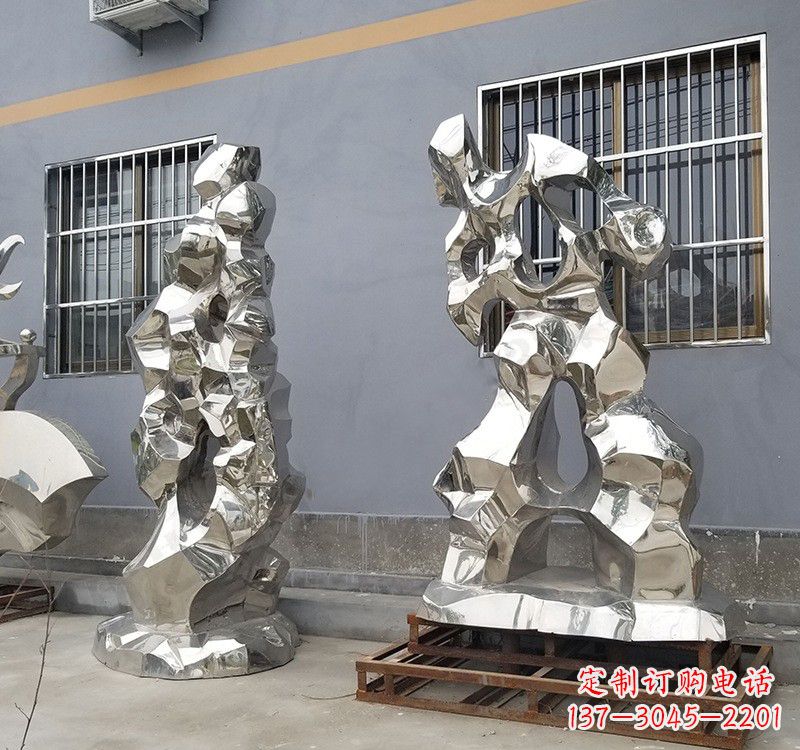 杭州太湖石雕塑精美的艺术品