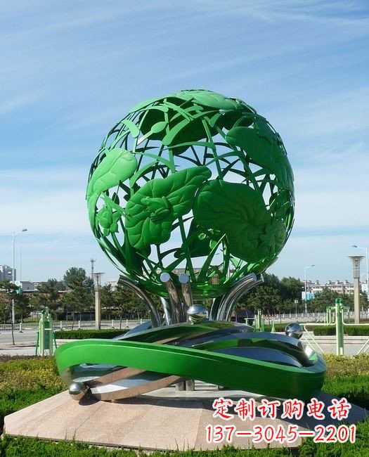 杭州荷叶穿梭的美丽雕塑