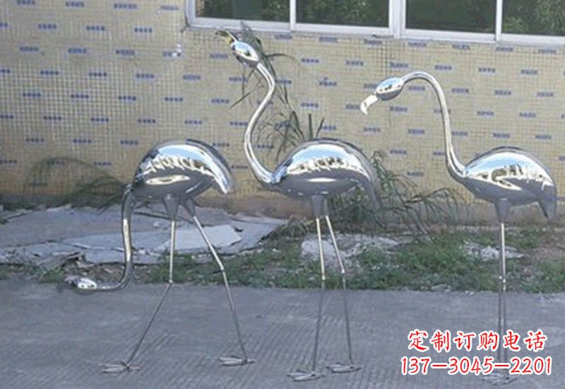 杭州不锈钢火烈鸟雕塑给人以美好的视觉享受