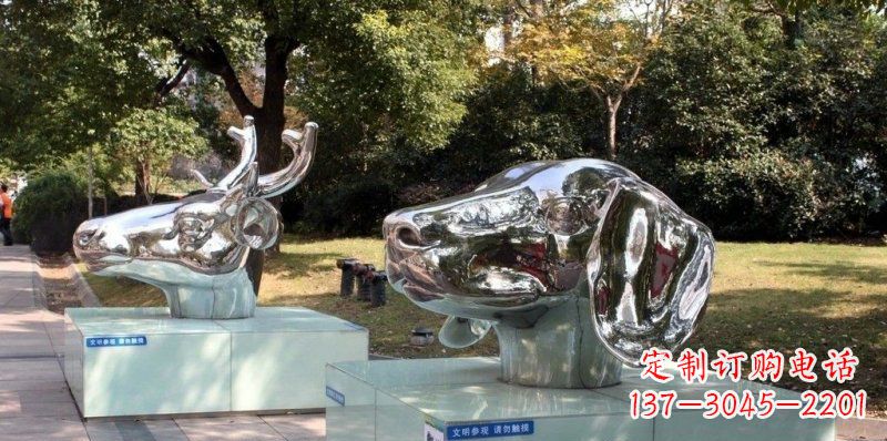 杭州狗头公园不锈钢鹿和狗雕塑