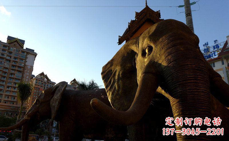 杭州步行街上的大象雕塑——给街道带来活力