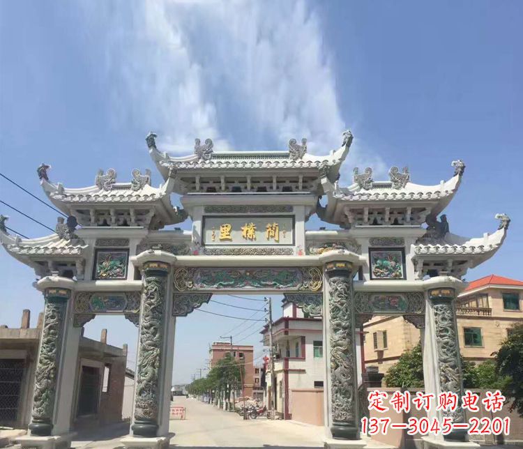 杭州传承古老技艺 牌坊雕塑美化村庄