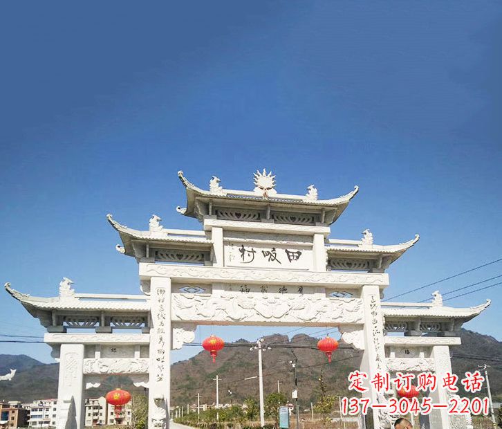杭州村庄的牌坊雕塑