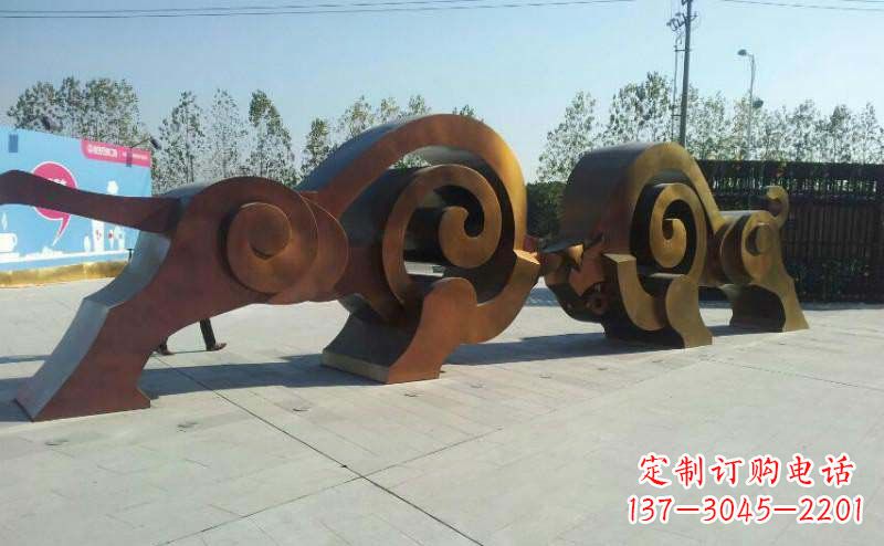 杭州公园抽象牛动物铜雕