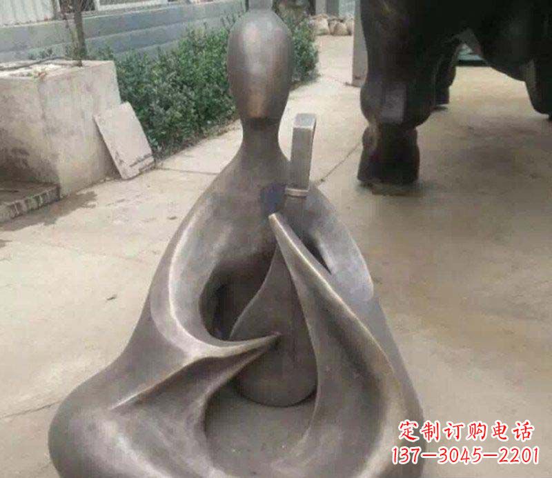 杭州抽象景观弹琵琶铜雕
