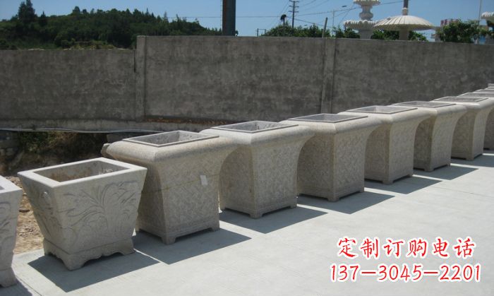 杭州大理石花盆石雕 – 在公园展现精美自然风貌