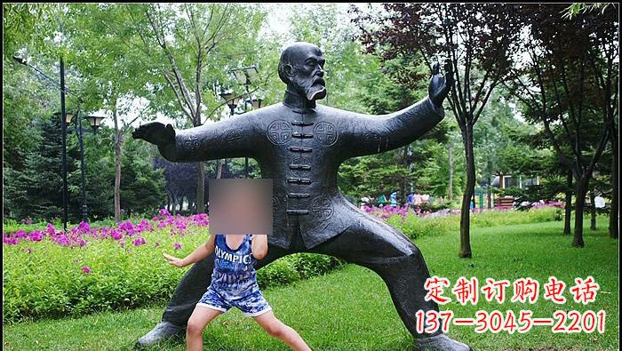 杭州铜雕打太极拳的老人