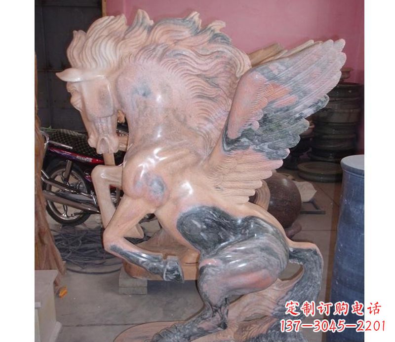杭州晚霞红奔马石雕