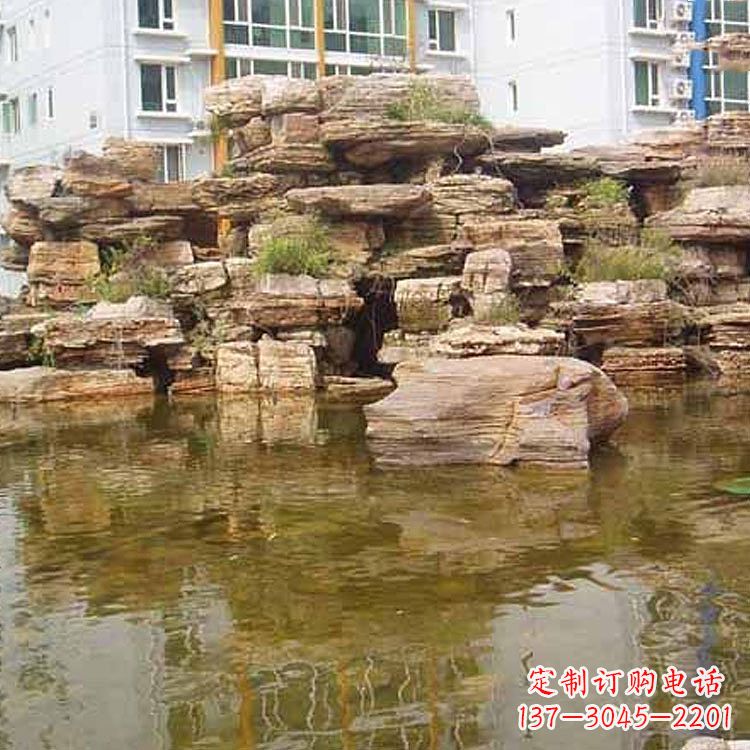 杭州小区庭院假山鱼池