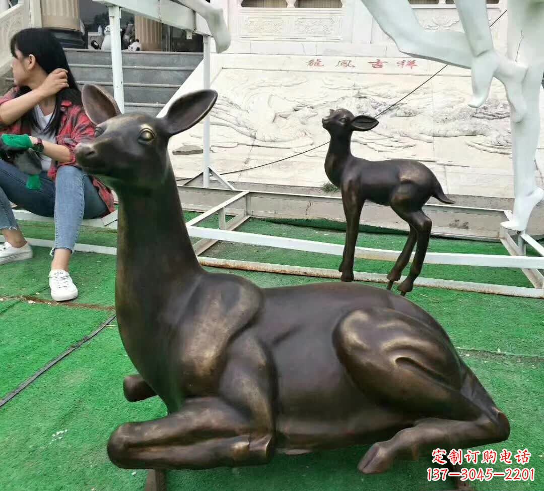 杭州铸铜广场动物鹿雕塑